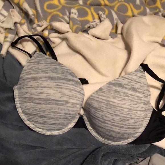 Brand name clothes - Picture 2 of 8